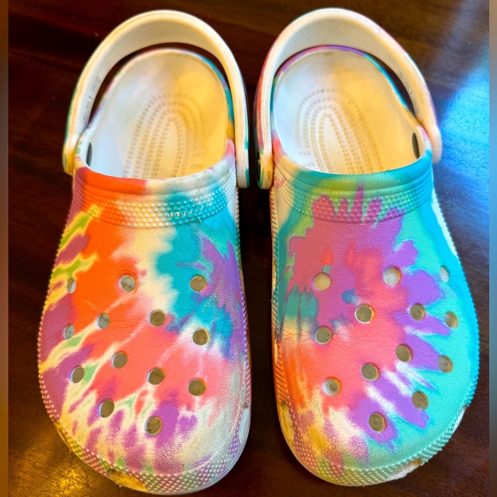 Classic CROCS tie dye for kids size J6